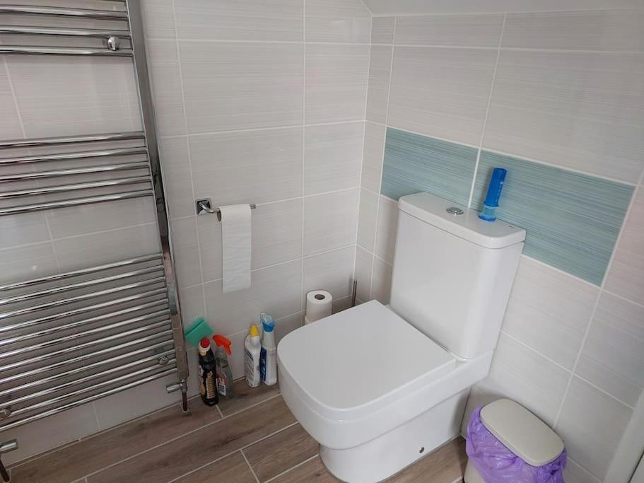 Double Room With Ensuite Shower Room In Quiet, Private House Worthing Eksteriør billede